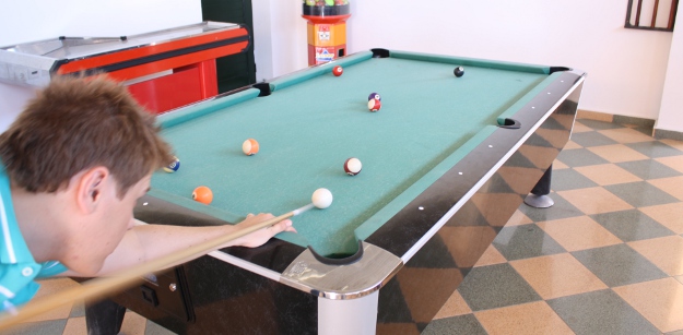 Pool table
